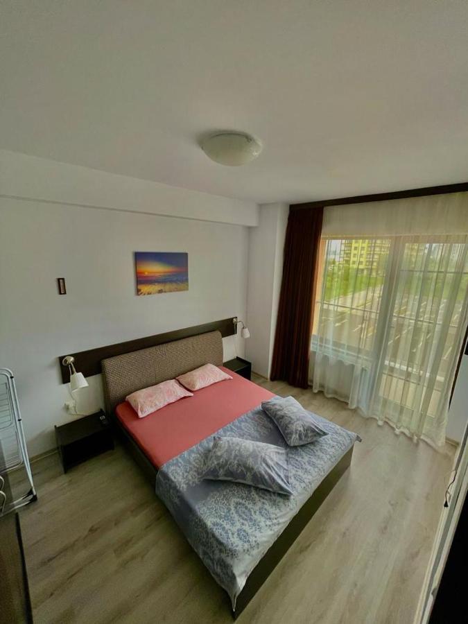 Cristina Eric Apartment Mamaia